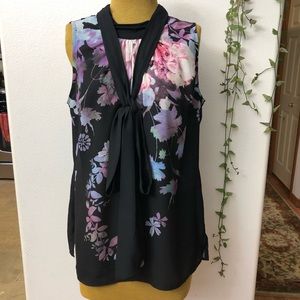 New York & Company stretch blouse size M